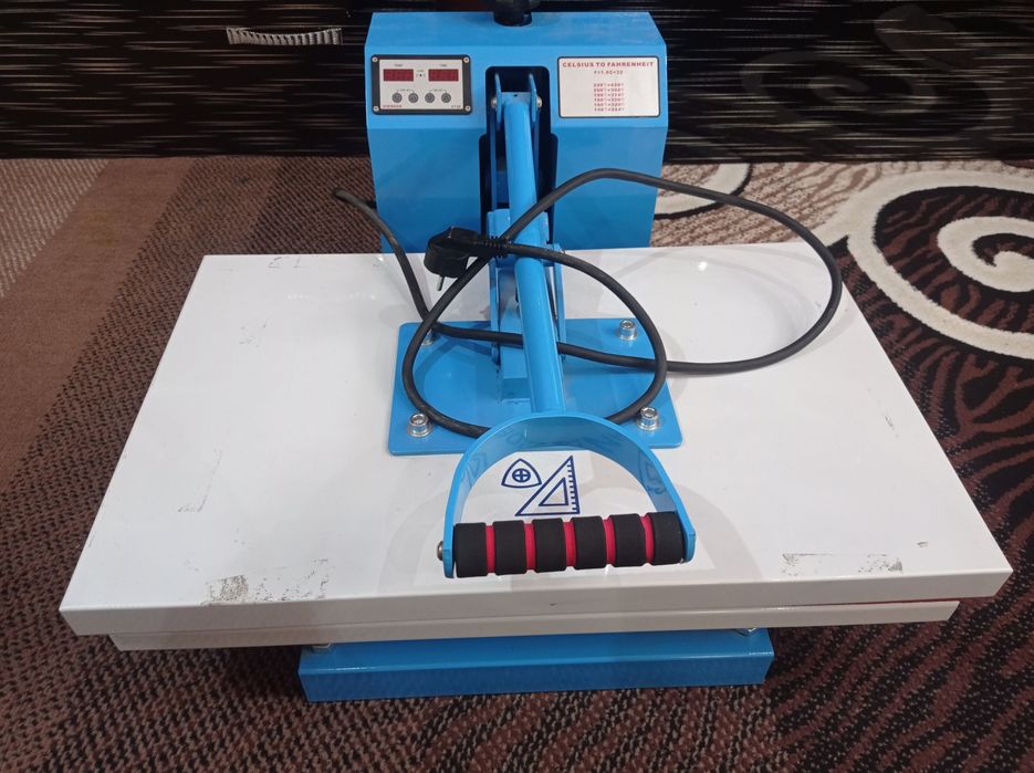Matoga rasim tushiradigan Sublimation TermoPress aparat sotiladi