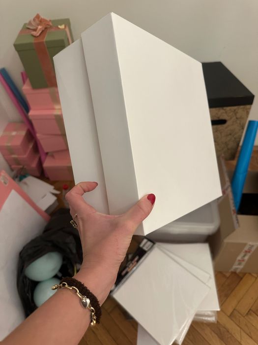 85 buc Cutii cadou/ tort premium albe cu autoformare