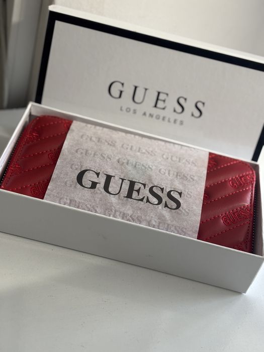 Дамско портмоне Guess