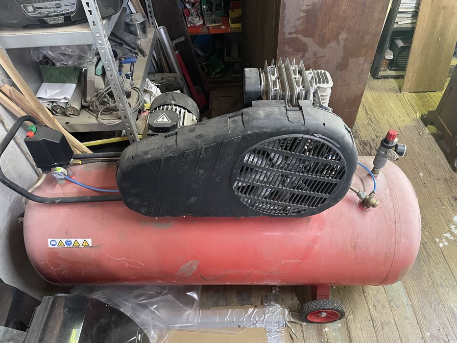 Compresor Nuair 270L trifazic 400v