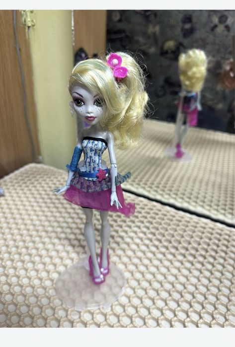 Продам куклу монстр  хай !