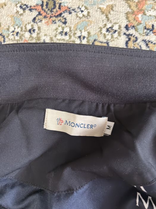 Продам спортивку Moncler