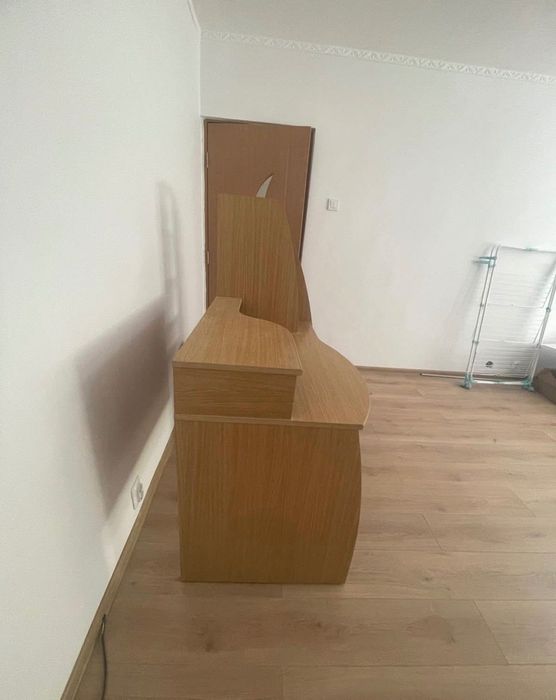 Masa de birou în stare perfectă