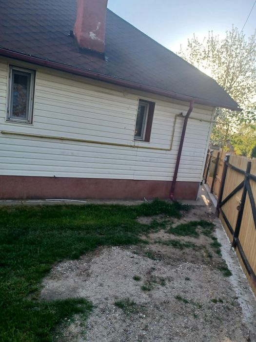 Casa la curte Livezeni Arges