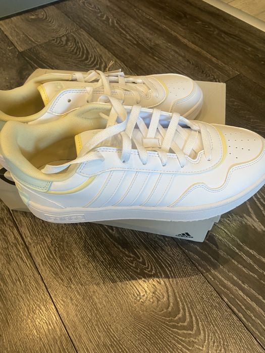 Adidas оригинални кецове