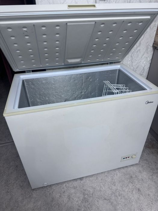 Морозилка  Midea AS-324C