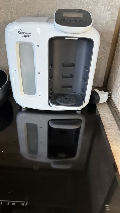 Уред за приготвяне на мляко Tommee tippee
