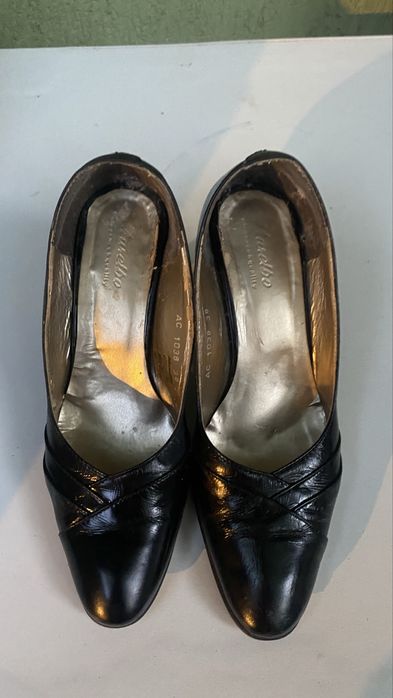 Pantofi din piele