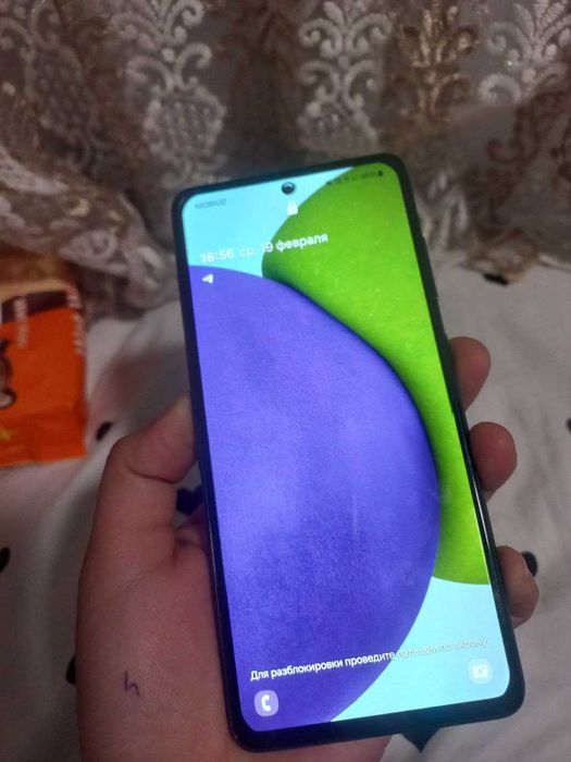 SAMSUNG A52
  holati ideal 
  Rangi qora