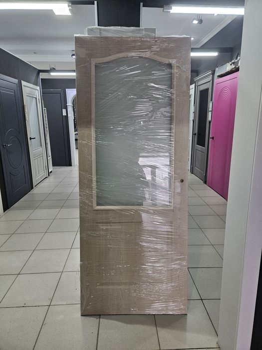 Межкомнатные двери с витрины,