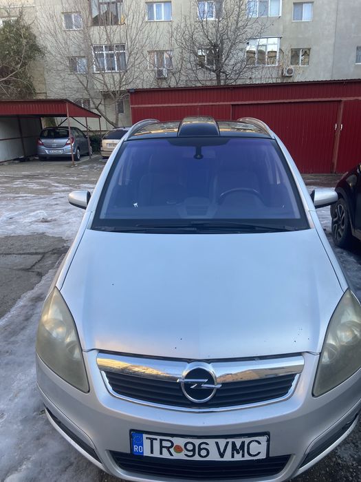 Vând Opel Zafira 1.9 Diesel