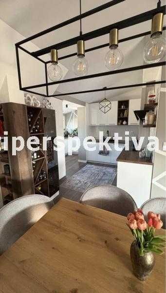 Продава се Тристаен апартамент в Пловдив, Кючук Париж - 200 кв.м за 1075 €/кв.м - Снимка #4