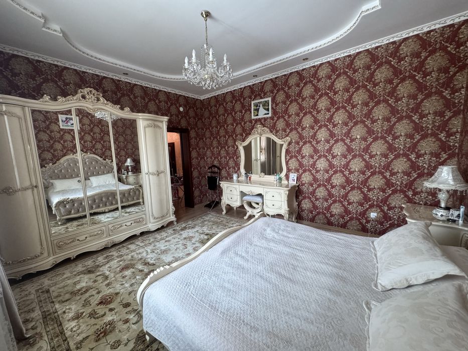 Стенка , диваны и спальня