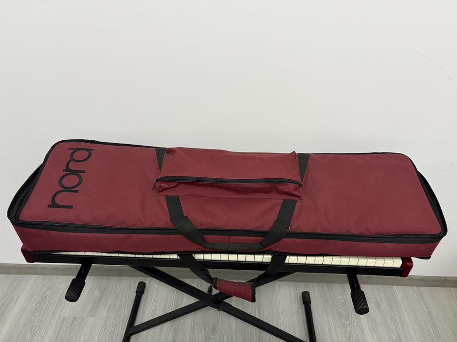 Nord Electro 6D 73 clape + Case Original Nord
