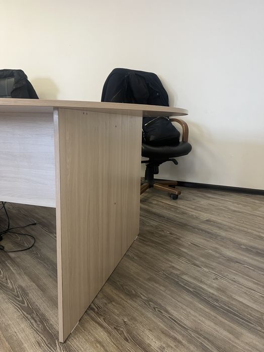 Продается конферец стол