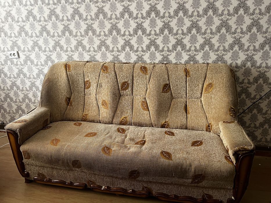 Диван и 2 кресла в хорошем состоянии