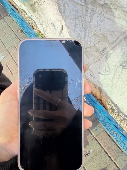 продам айфон 13 77акб