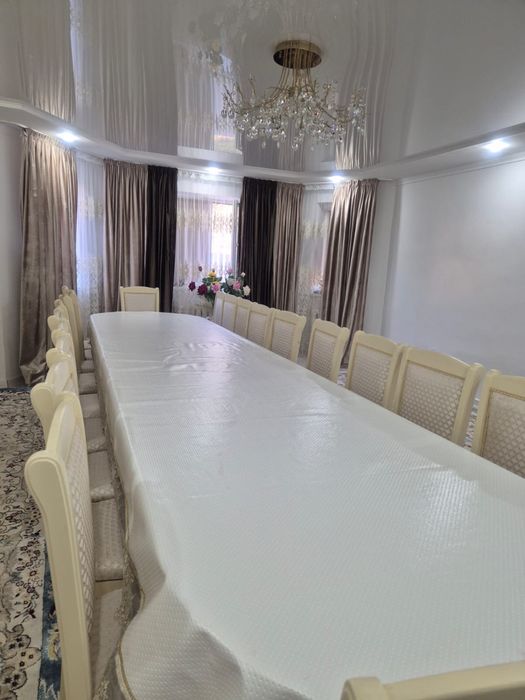 Стол со стульями