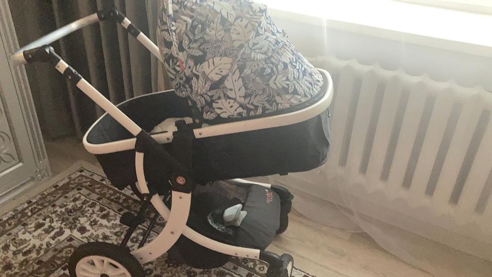 Коляска біреуі жаңа, екіншісі б/у