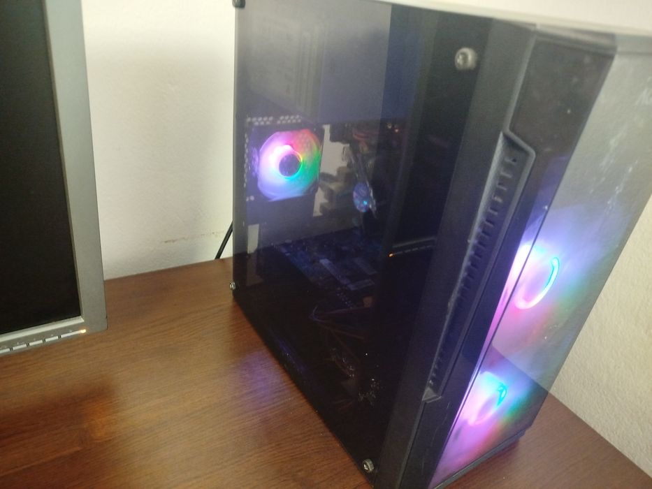 Vând pc gaming + monitor