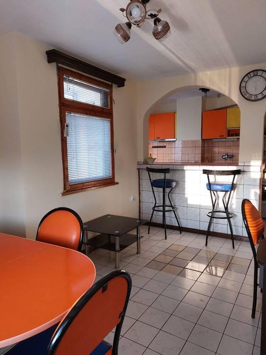 Дава се под наем Четиристаен апартамент в Пловдив, Младежки Хълм - 90 кв.м за 459 € - Снимка #2