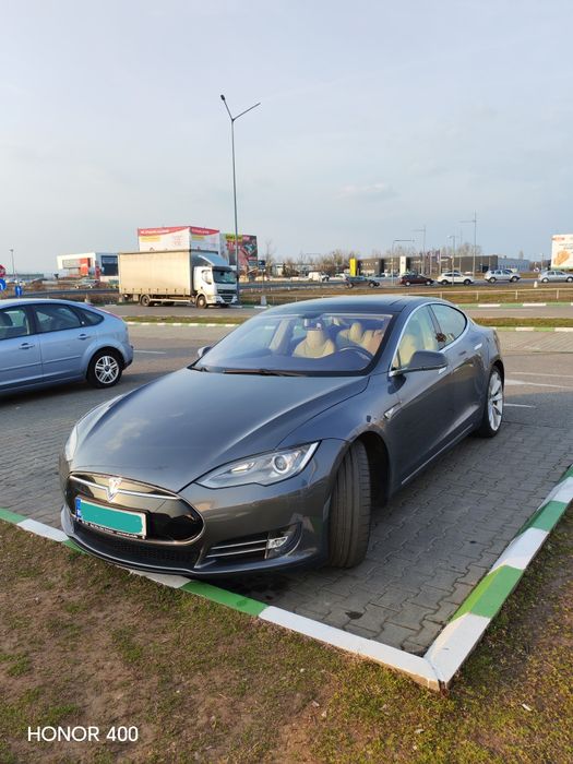 Tesla Model S P85+ Free Charge 7 locuri