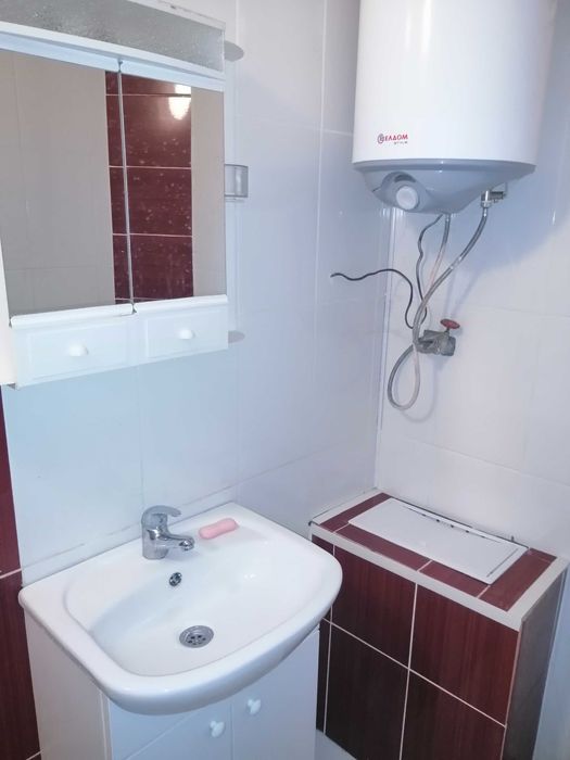 Дава се под наем Тристаен апартамент в Димитровград - 86 кв.м за 204 € - Снимка #12