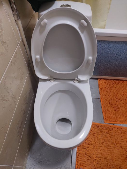 Продам унитаз,санита!