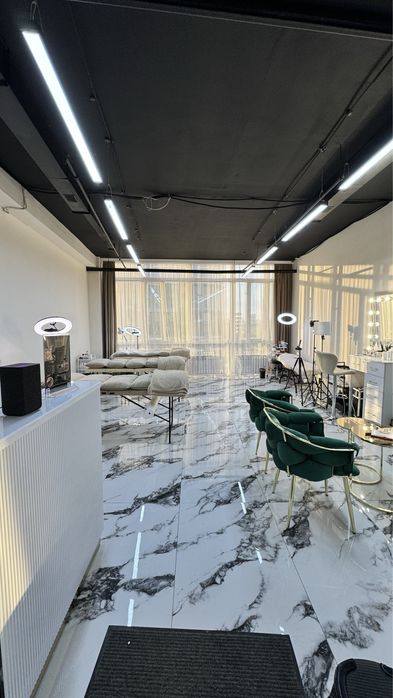 Сдаю кушетки помесячно, по дням,  2/2,