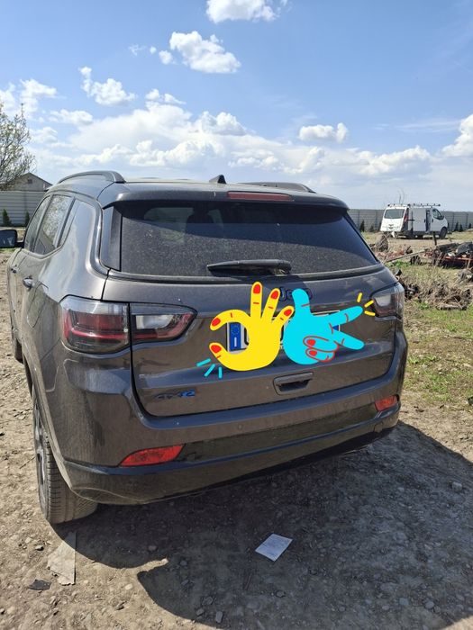 Interior Jeep volan Jeep motor Jeep portieră Jeep piese Jeep