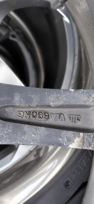 Продам комплект шины с дисками