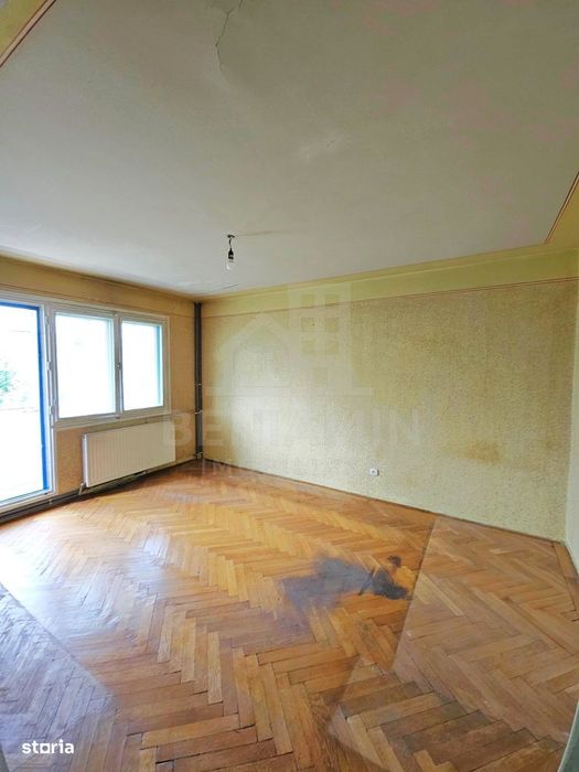 2 Decomandate-43mp-Etajul 3-Centrala termica-Cartier Astra-Brasov — fotografia 1