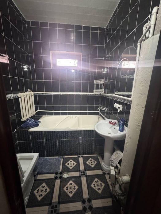 5хоналик 2,2соткли 2каватлик участок сотилади