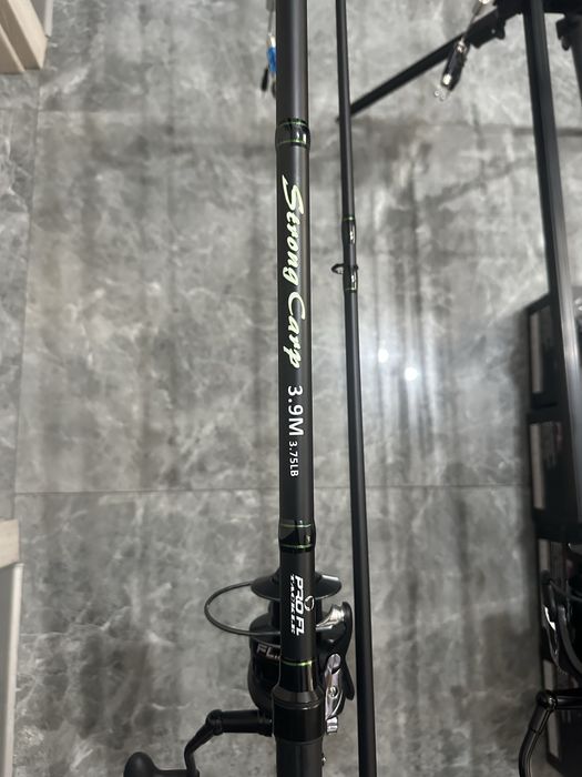 SET CRAP 4 Lansete FL Strong 3.75 LBS 3.90 2 Segmente + 4 Mulinete  FL V10STEEZE FL + Rod Pod Fl 157