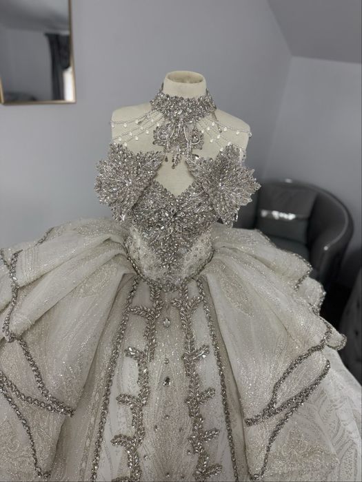Vand rochie de mireasa