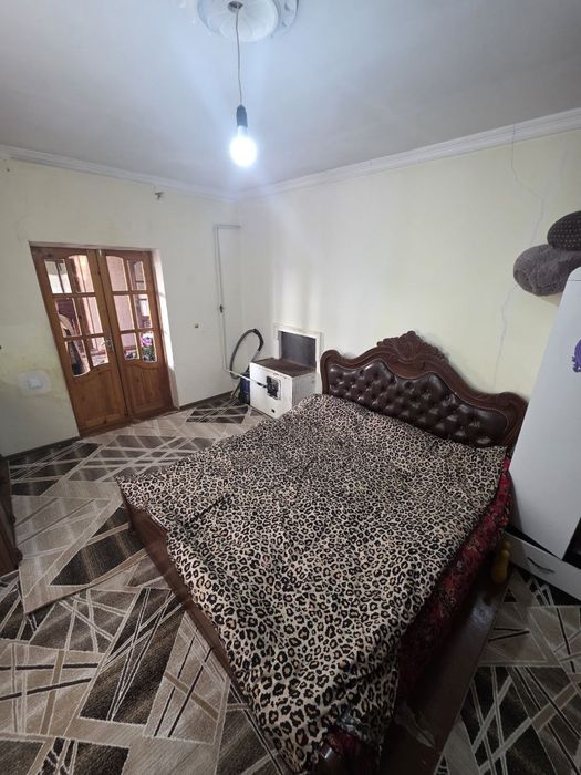 Кибрай тумани Бурота махалласида 8 сотих  4 хонали уй сотилади.