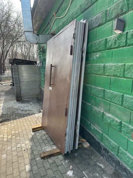 Продам ворота для помещении