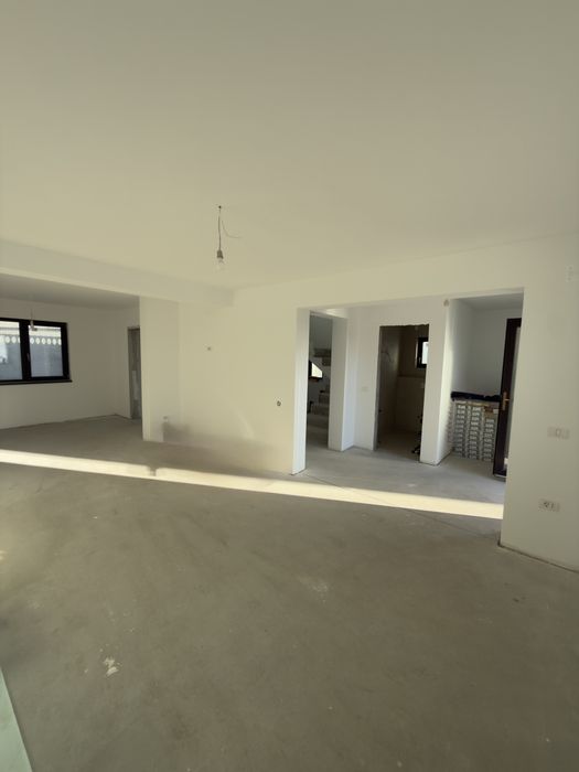 Vand casa zona consul