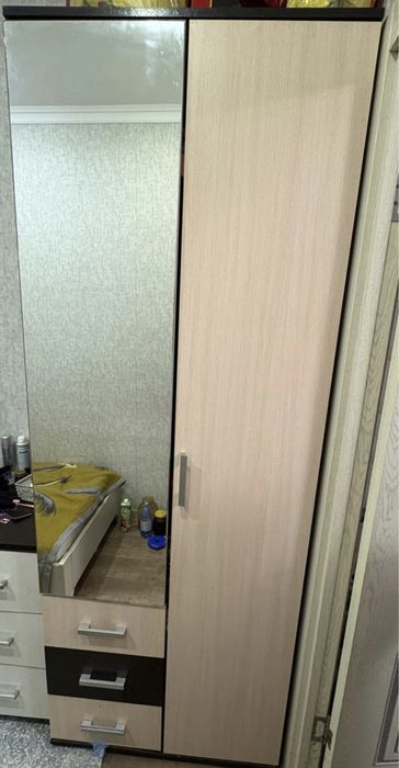 Продам шкаф 2-х дверный