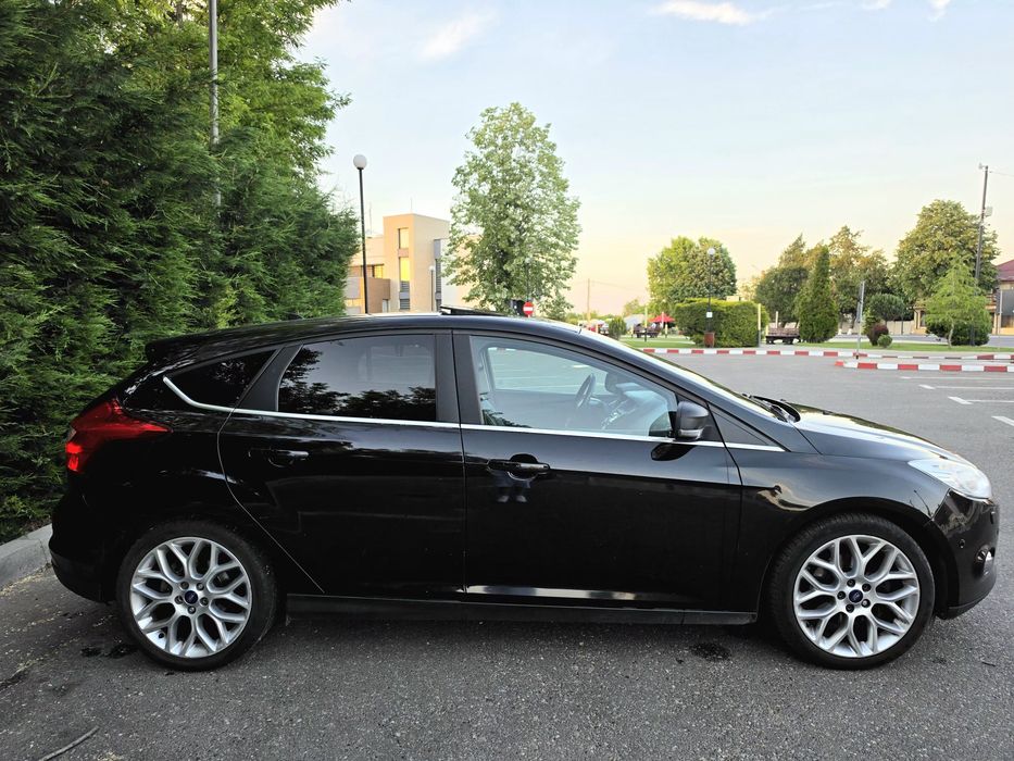 FORD Focus 2013 — imagine 3