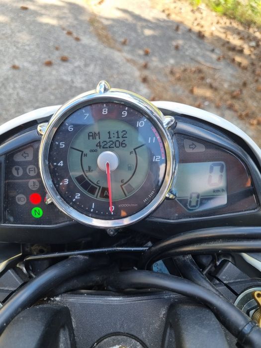 Suzuki GSX B-King 1300 – 2011 – 42.000 km – 7.000 €