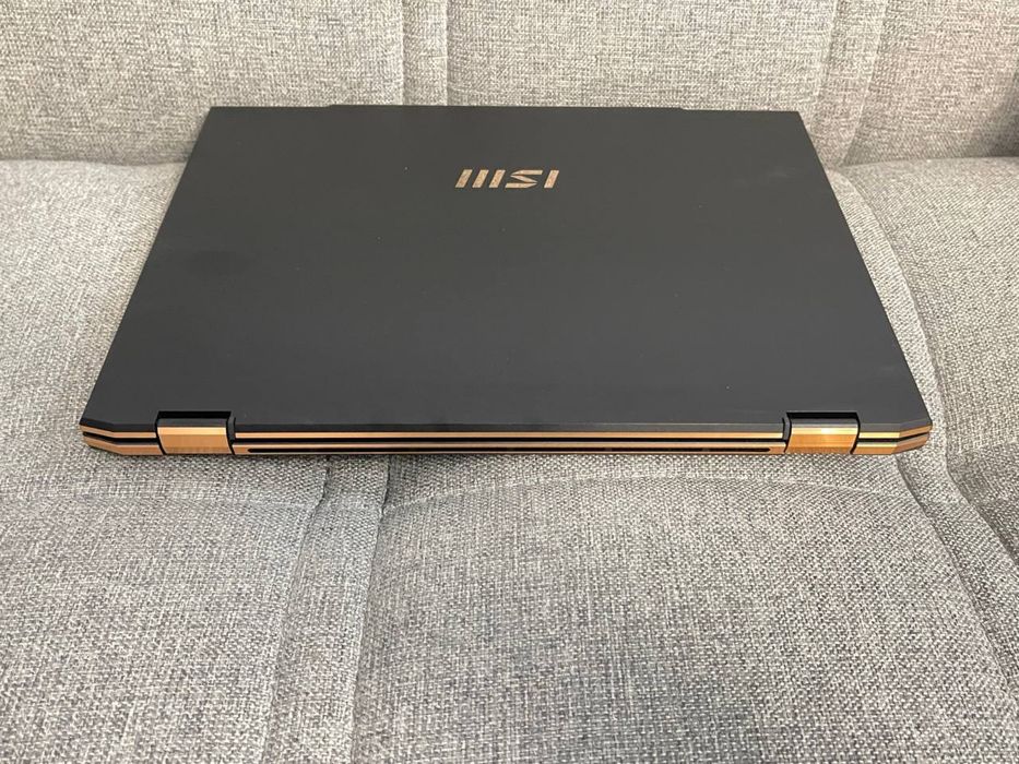 MSI Summit E13 Flip AI Evo