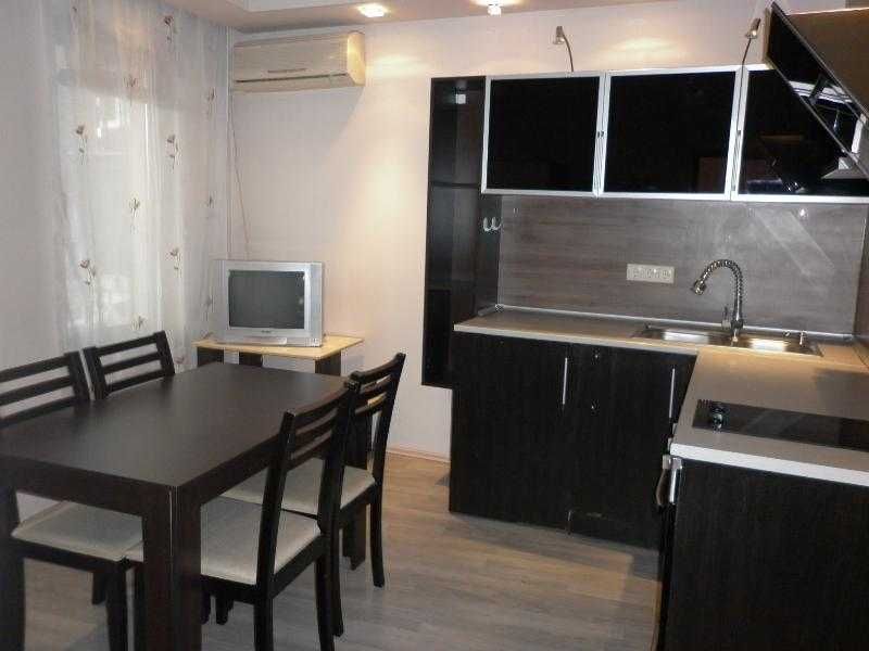 Дава се под наем Двустаен апартамент в Бургас, Сарафово - 44 кв.м за 280 € - Снимка #1
