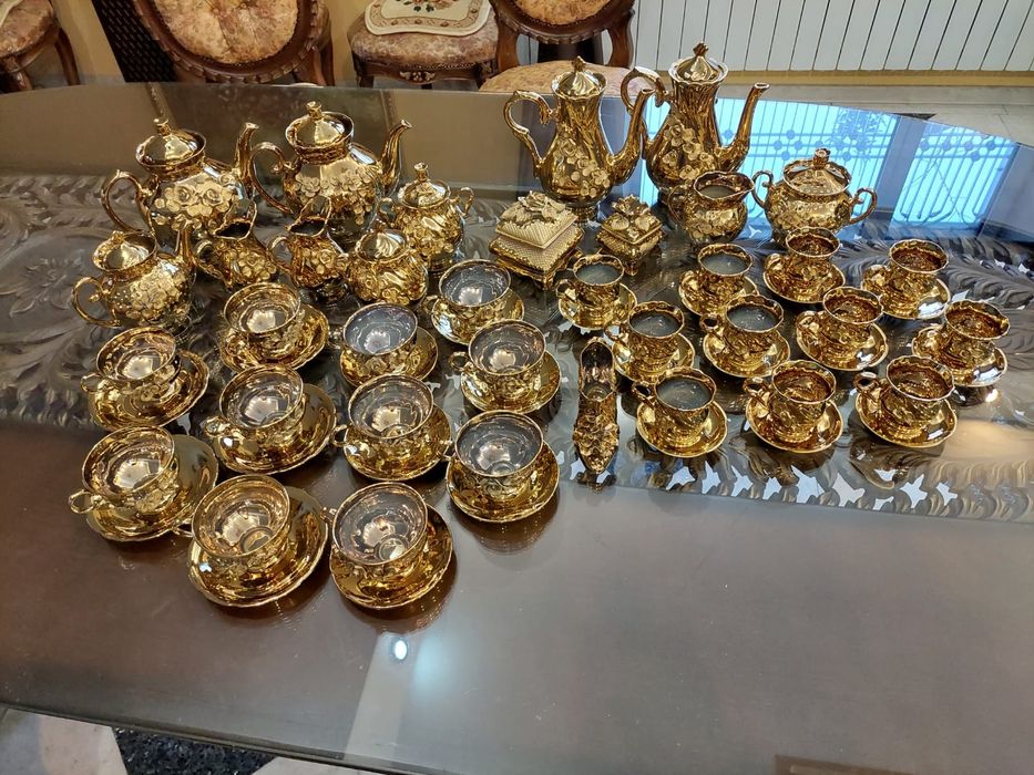 Сервис на 11 персон