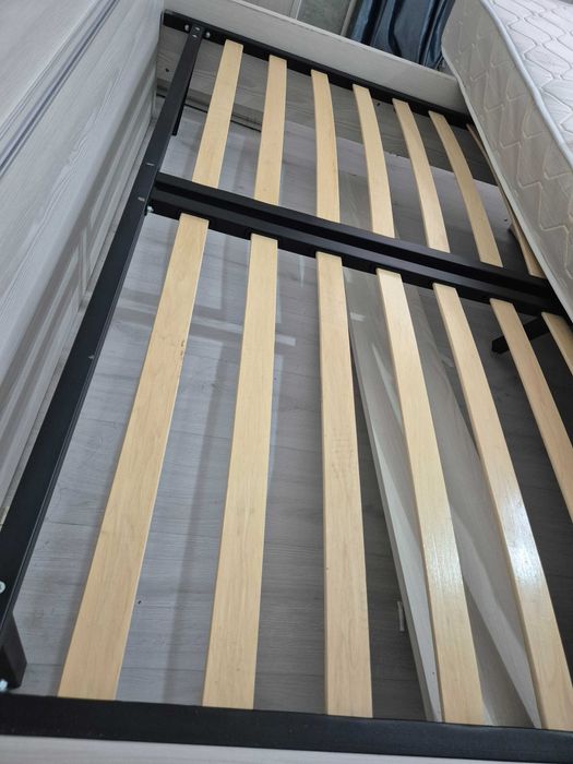 Гарнитур спальный