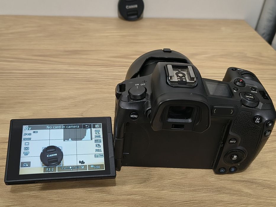 Canon EOS R + Canon EF 50mm F1.8