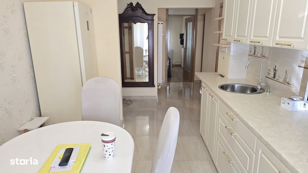 Inchiriez apartament 3 camere decomandat in Deva, I. Creanga, parter