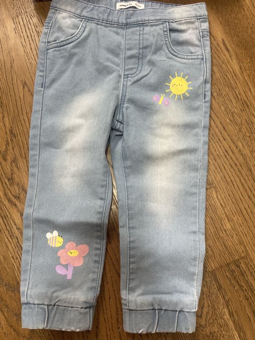 Vesta si blugi fetita