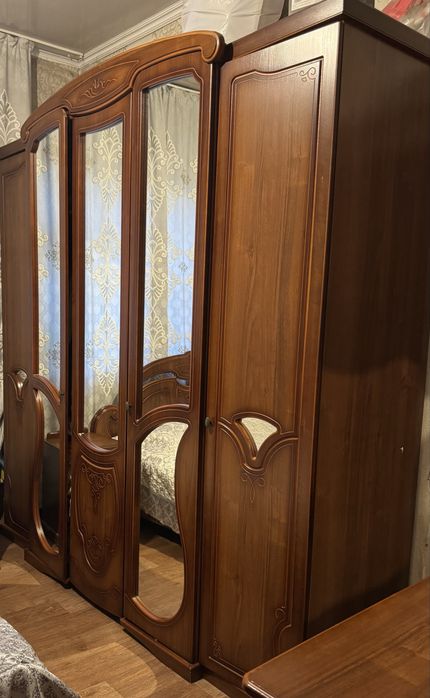 Продам спальный гарнитур