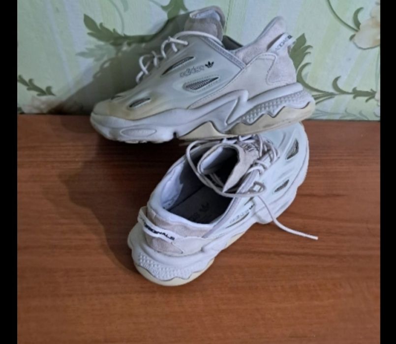 Продавам Обувки на Adidas